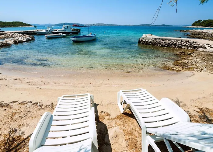 Secluded Fisherman's Cove Zuborovica, Pasman - 322 *